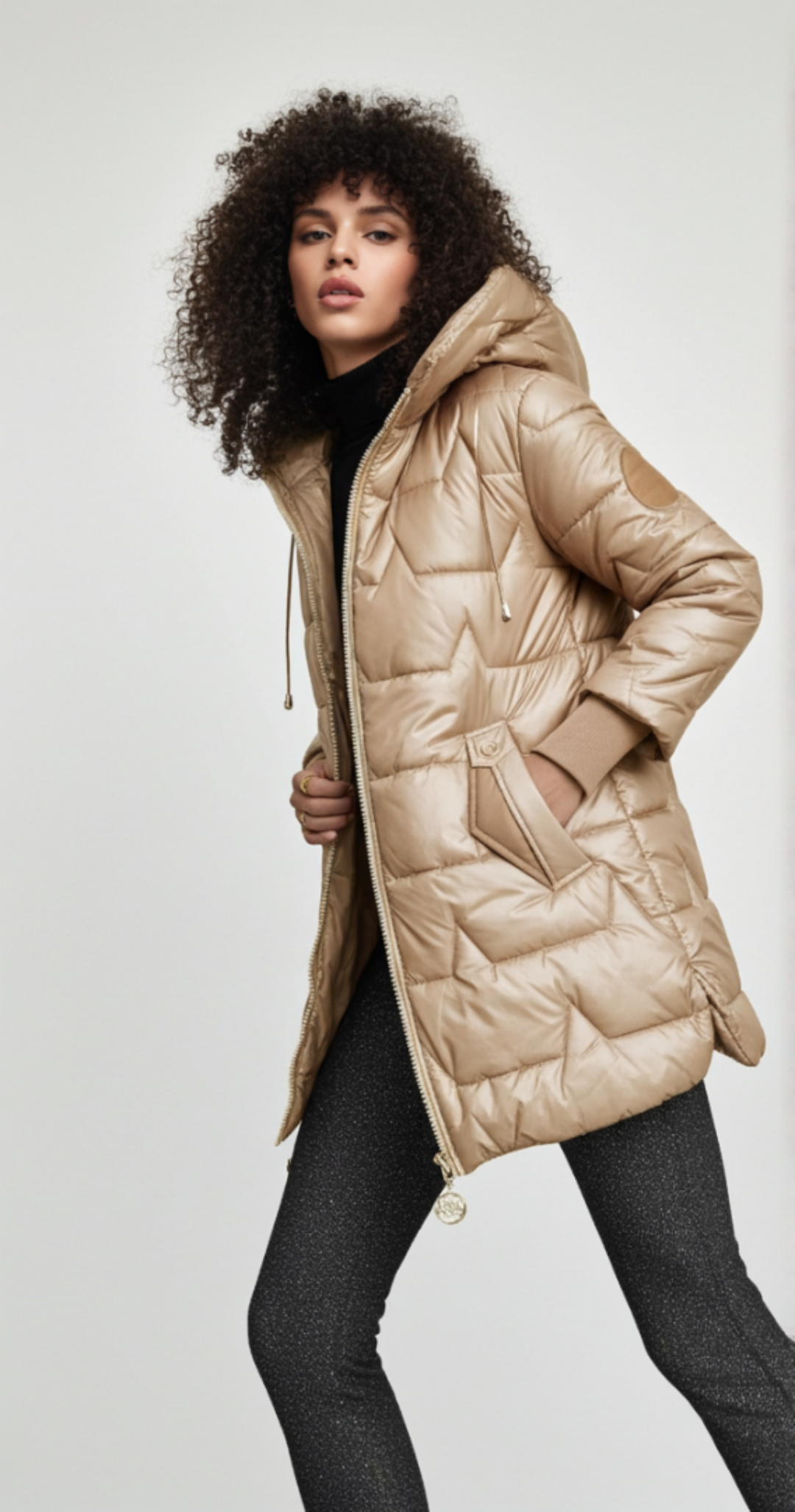 Chiara | Chaqueta acolchada larga y cálida con capucha envolvente.